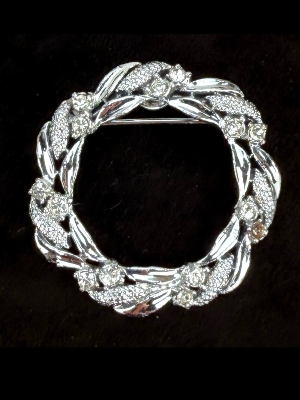 Beautiful Silvertone and bling dressy brooch pin